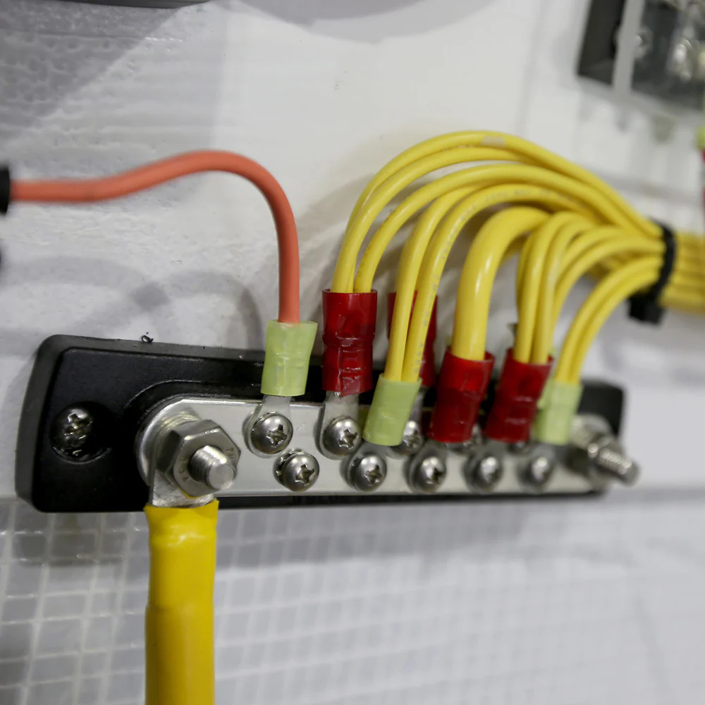 Blue Sea 2300 150AMP Common BusBar 10 x #8-32 Screw Terminal w/Cover [2300] - Image 2