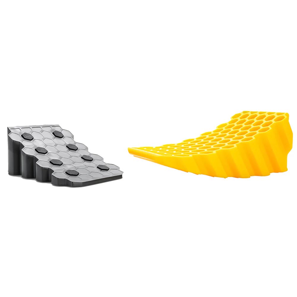 Camco Curved Leveler  Wheel Chock [44423] - Image 3